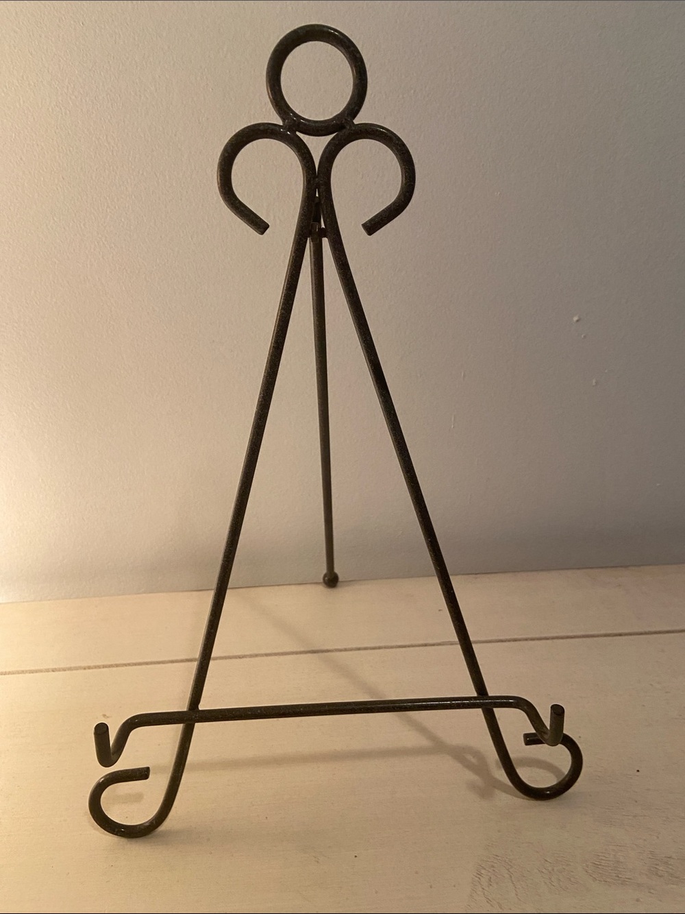 Rustic Metal Tabletop Display Easel Bronze Tone Farmhouse Cottagecore 13”H